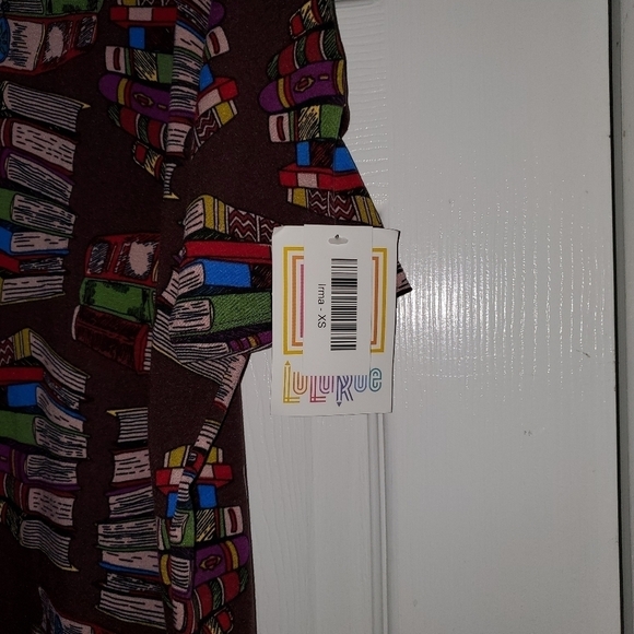𝅺LULAROE XS book Irma - Picture 2 of 3